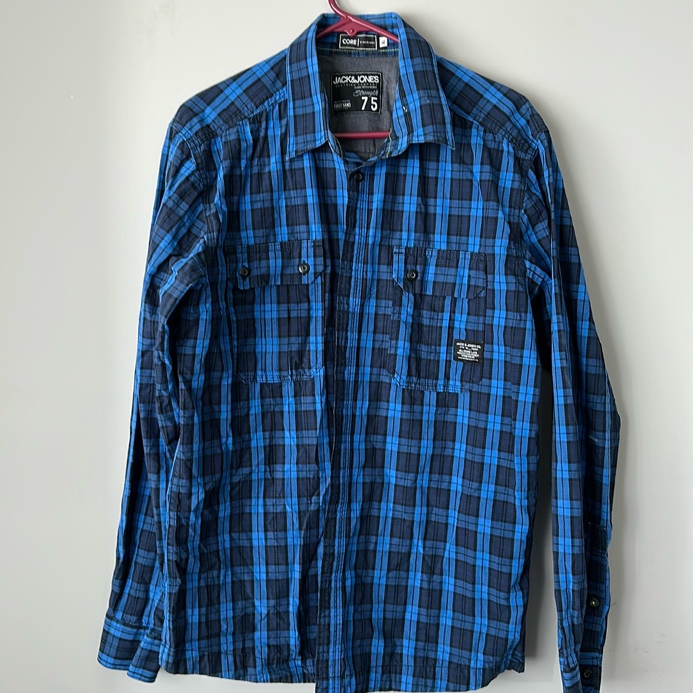 Men’s casual dress shirt